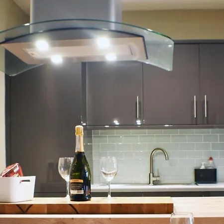 Apartment 5a Bank Street *