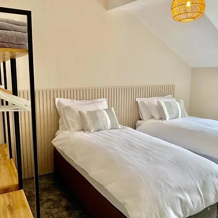 Apartment 5a Bank Street *